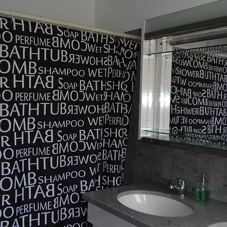 Mi Casa Tu Casa アパート *